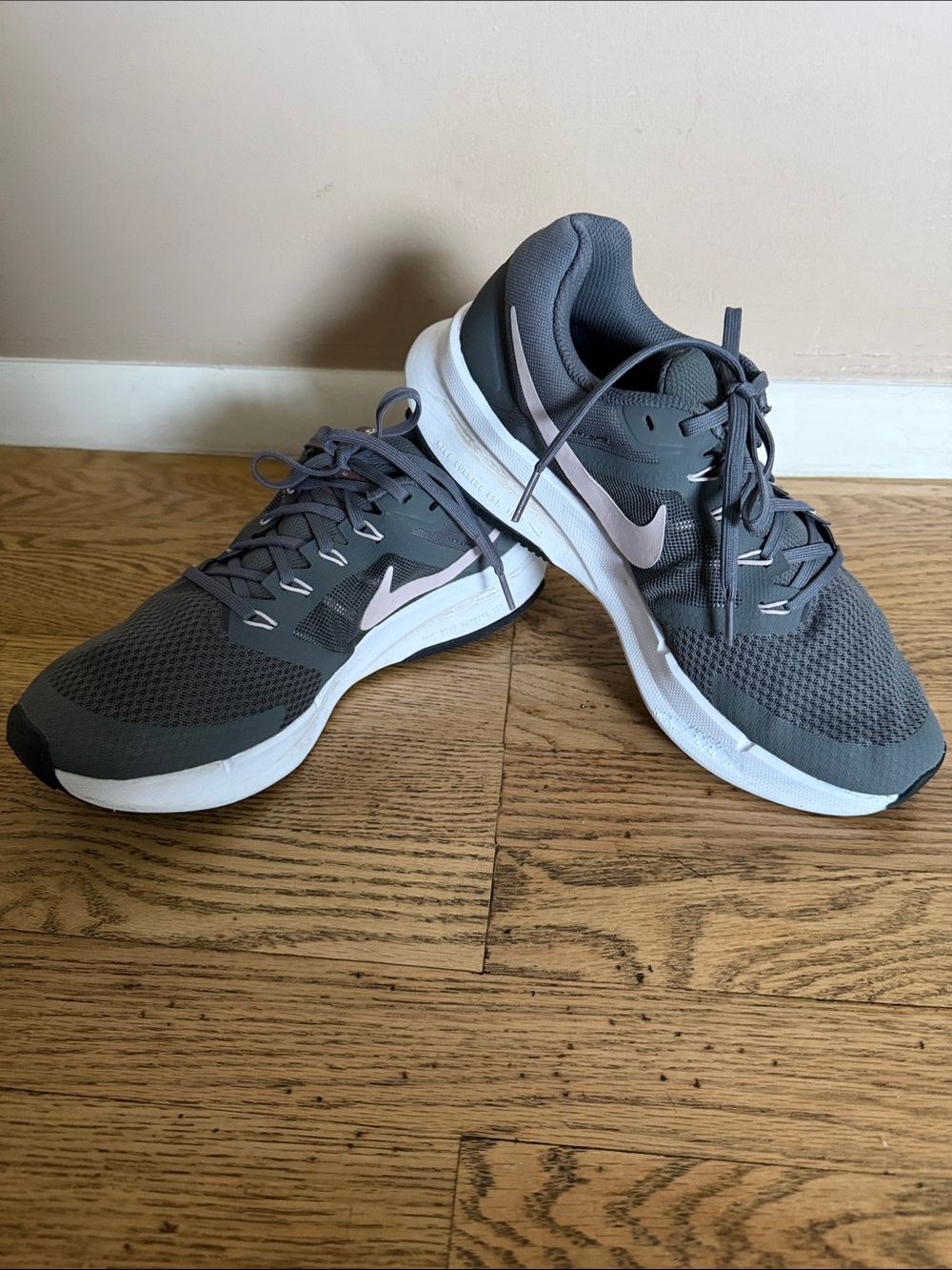 Nike Women’s Run Swift 3 Gray and Pink Running Shoes, Sz 11
